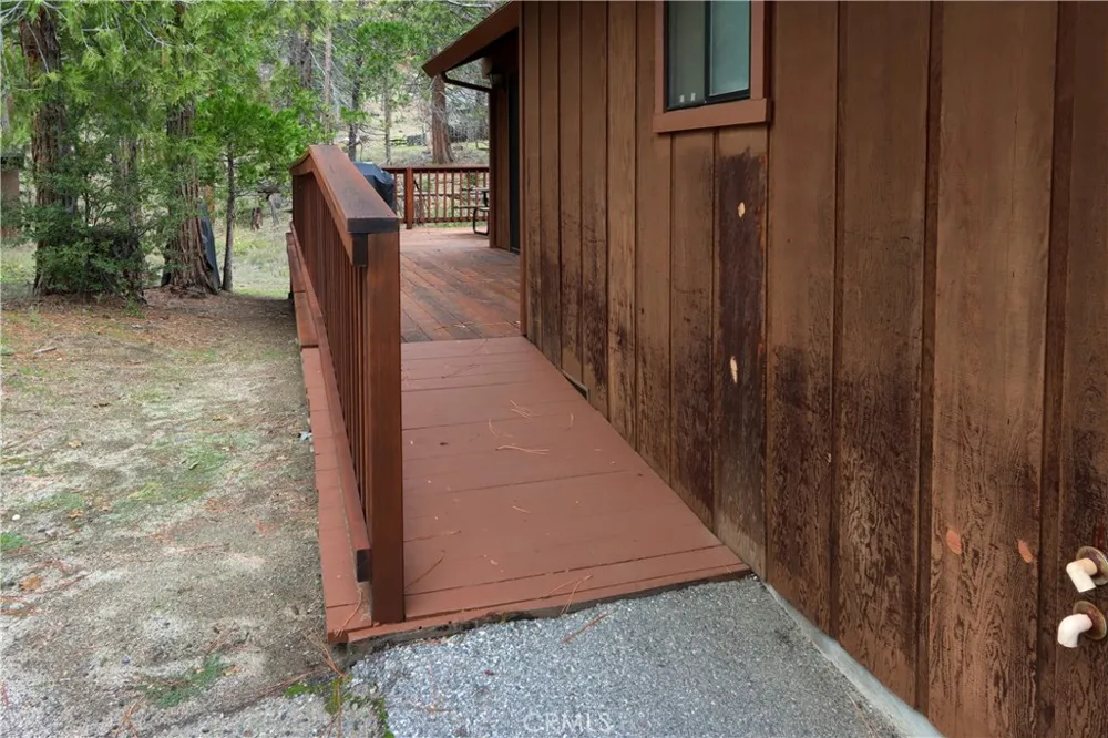 8041 Chilnualna Falls Wawona, CA 95389