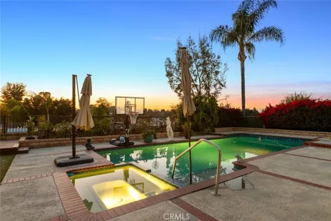 1553 High Bluff