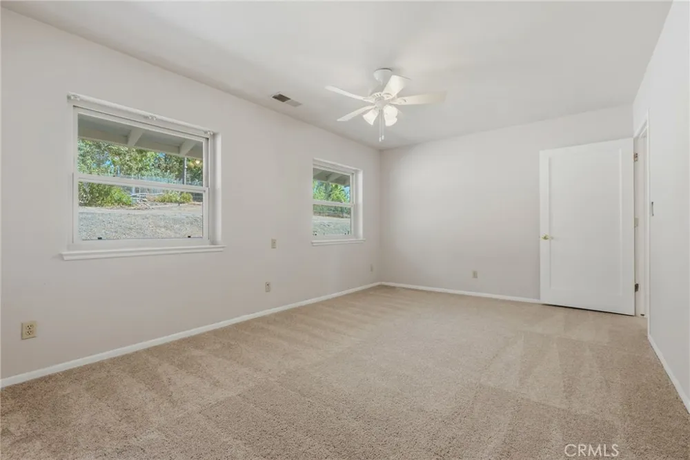 84 S Park St Porterville, CA 93257