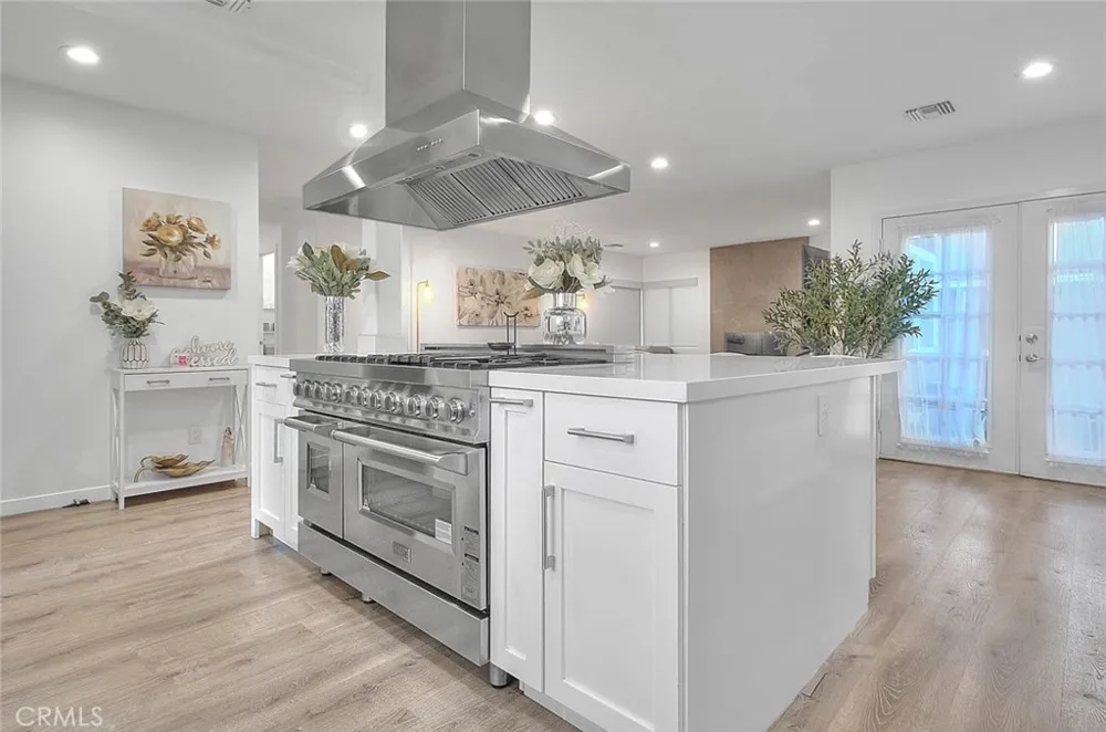 1862 Bonnie Brae Pomona, CA 91767