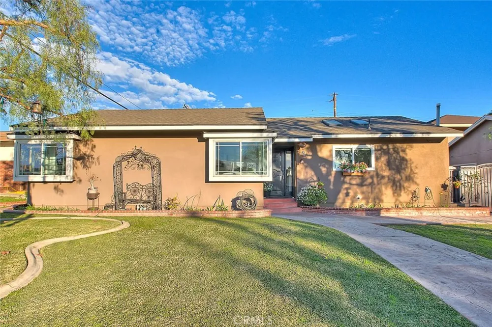 1862 Bonnie Brae Pomona, CA 91767