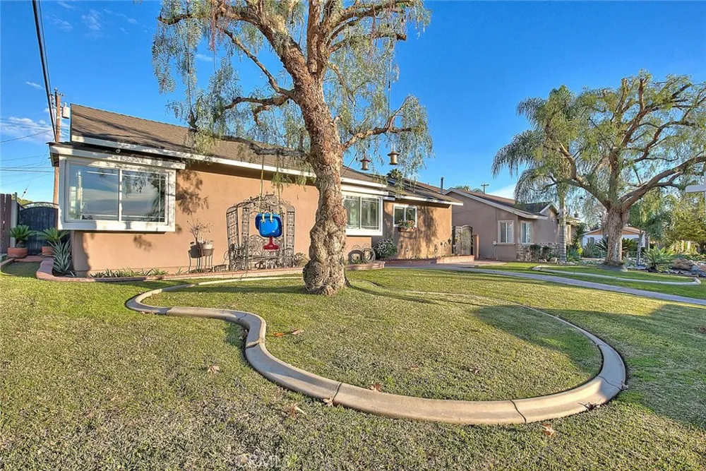 1862 Bonnie Brae Pomona, CA 91767
