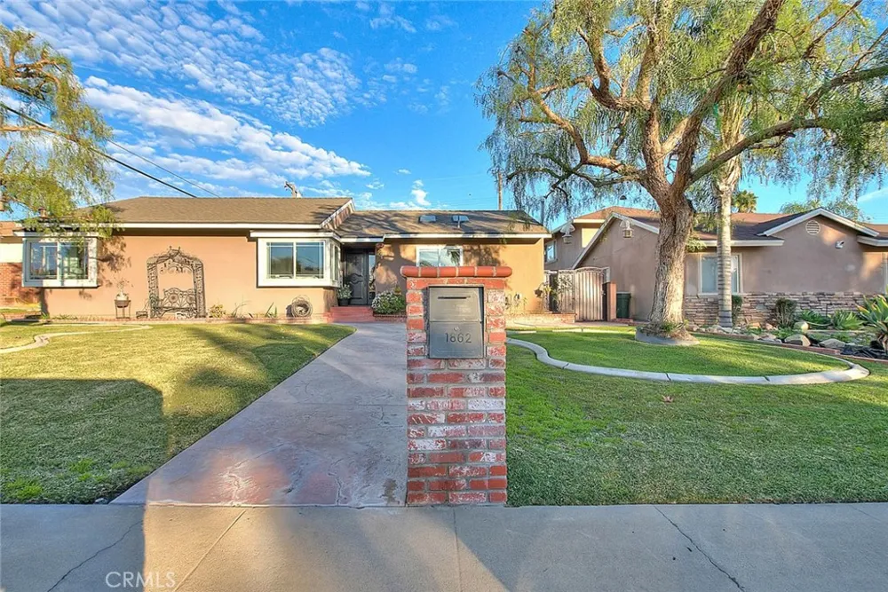 1862 Bonnie Brae Pomona, CA 91767