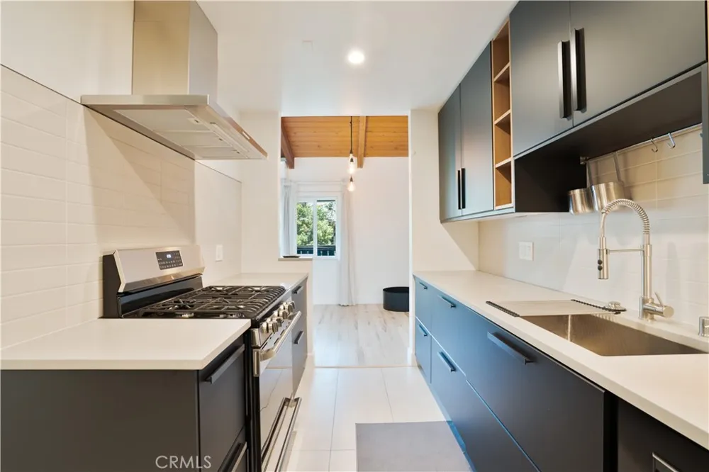 4806 Hollow Corner #234 Culver City, CA 90230