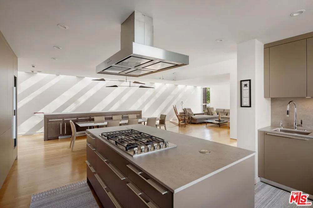628 Penn Street El Segundo, CA 90245