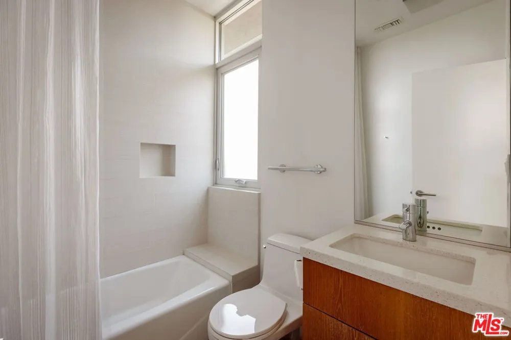 628 Penn Street El Segundo, CA 90245