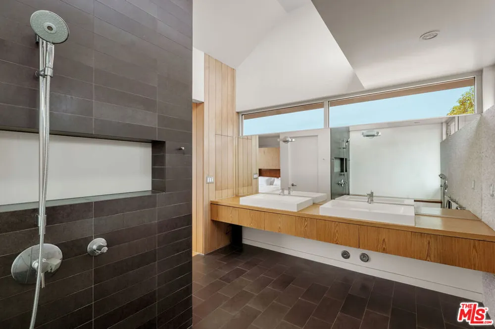 628 Penn Street El Segundo, CA 90245
