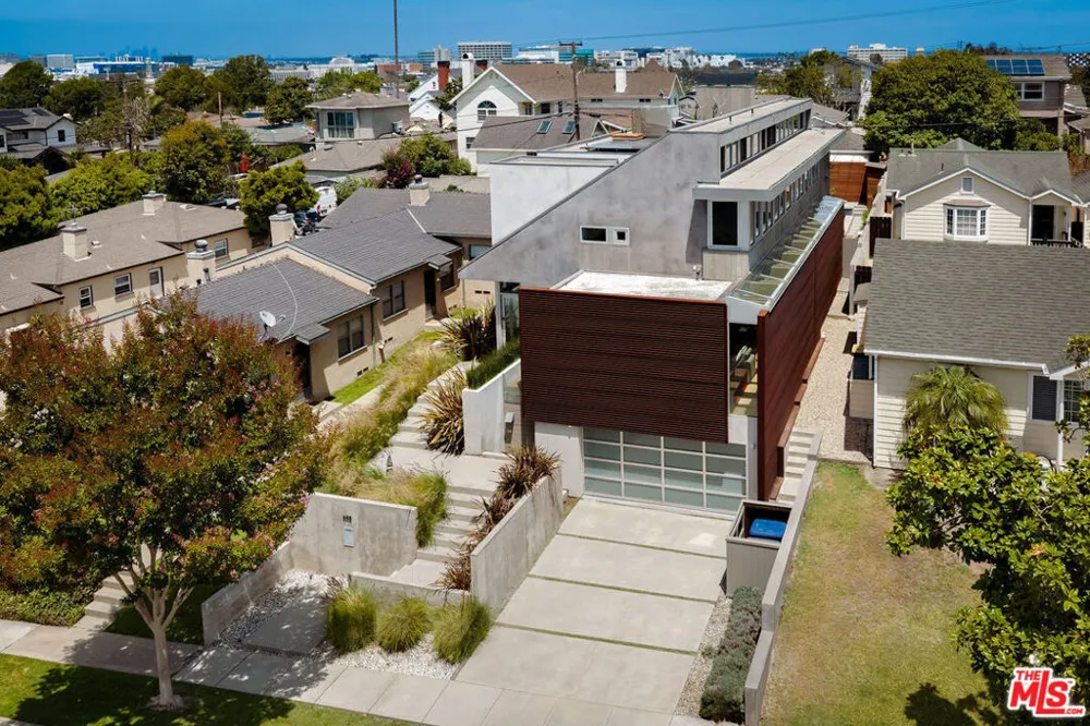 628 Penn Street El Segundo, CA 90245