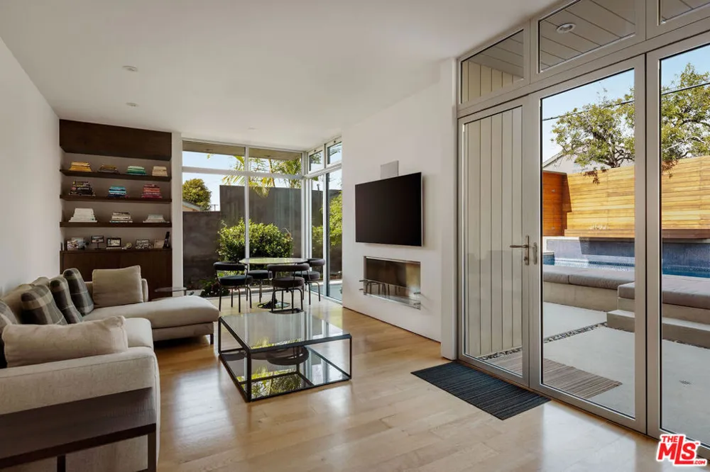 628 Penn Street El Segundo, CA 90245