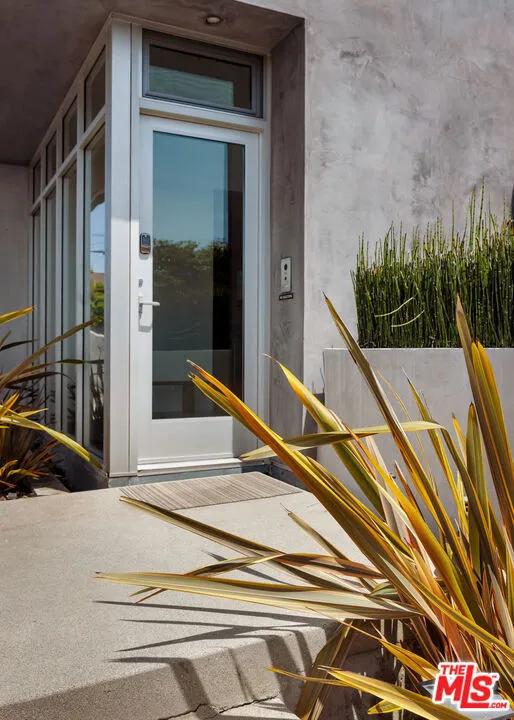 628 Penn Street El Segundo, CA 90245