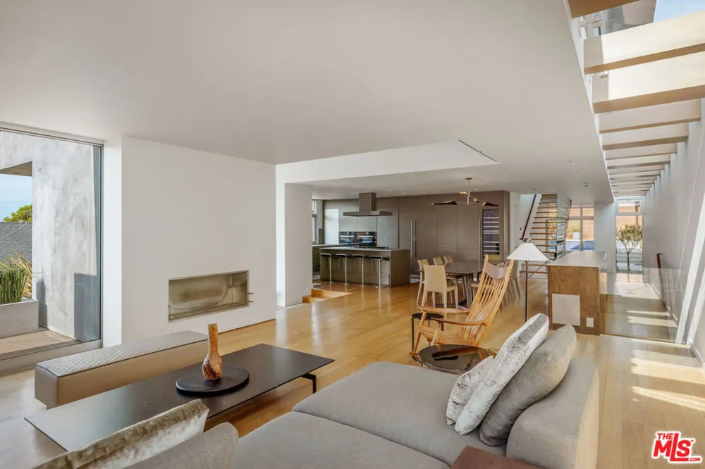 628 Penn Street El Segundo, CA 90245