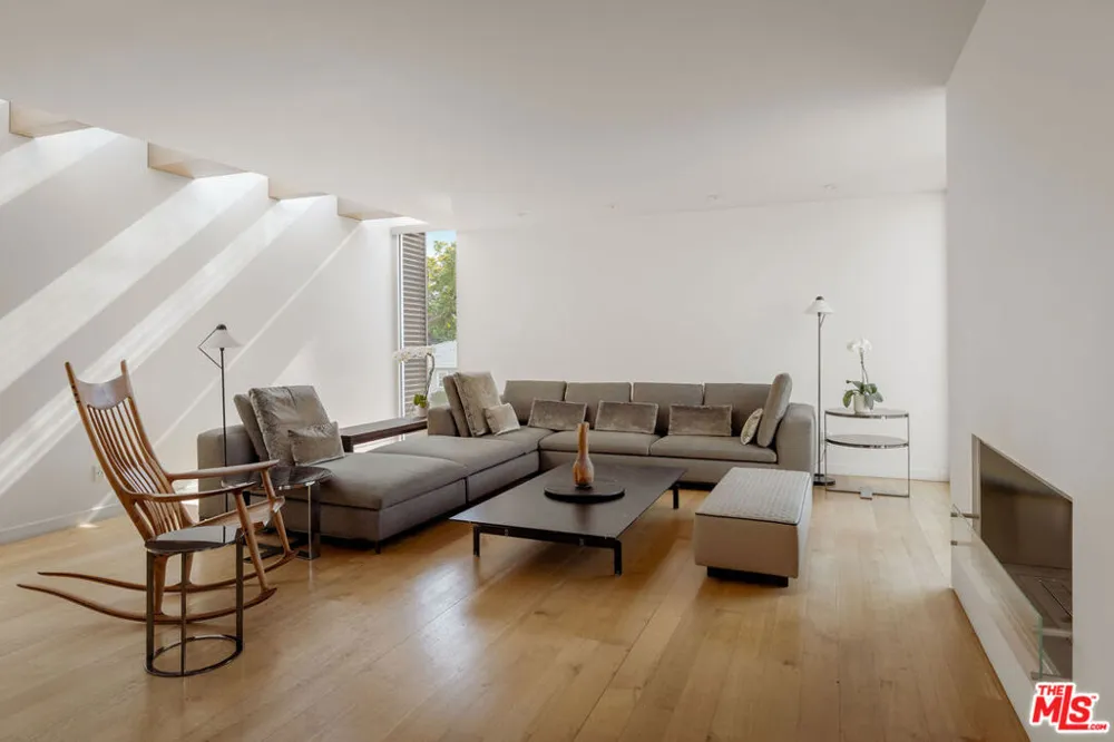 628 Penn Street El Segundo, CA 90245