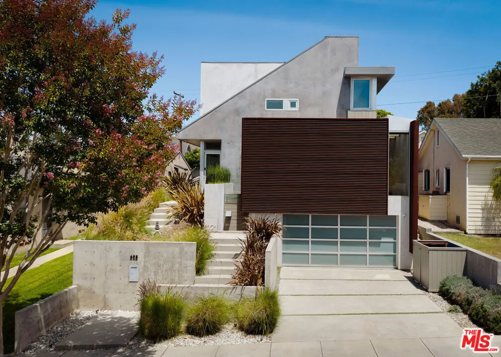 628 Penn Street El Segundo, CA 90245