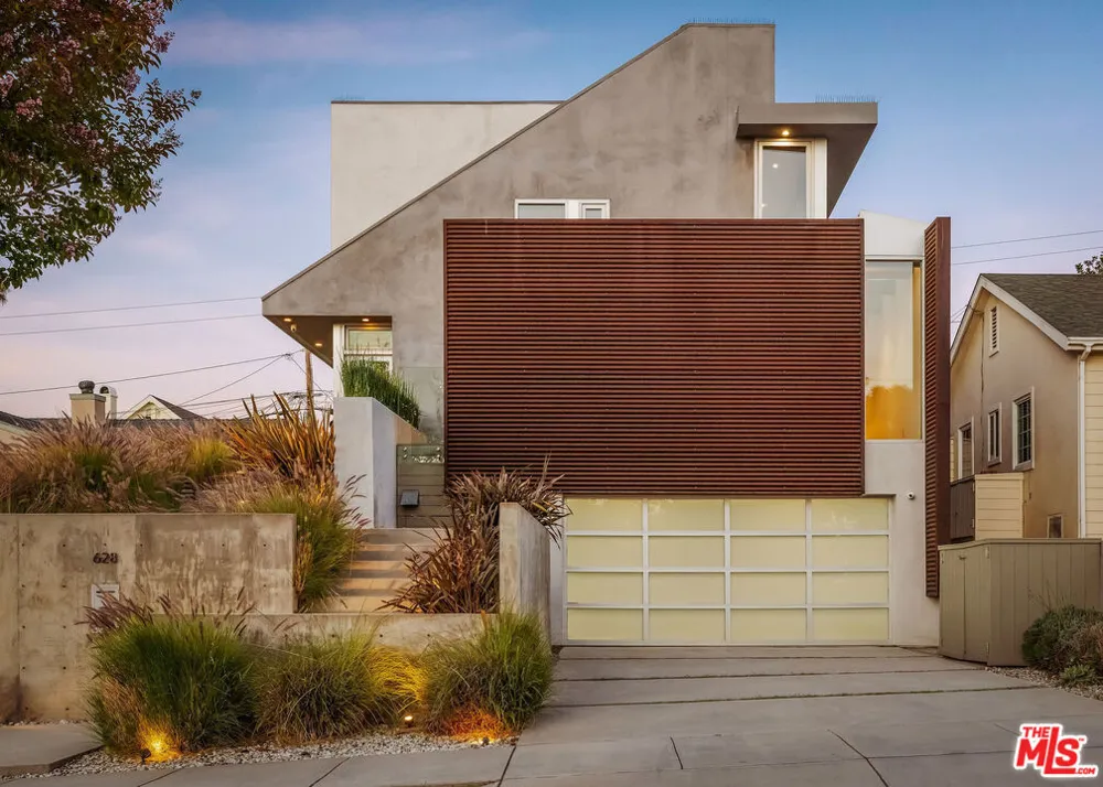 628 Penn Street El Segundo, CA 90245