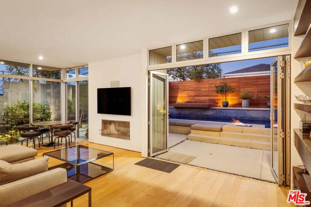 628 Penn Street El Segundo, CA 90245