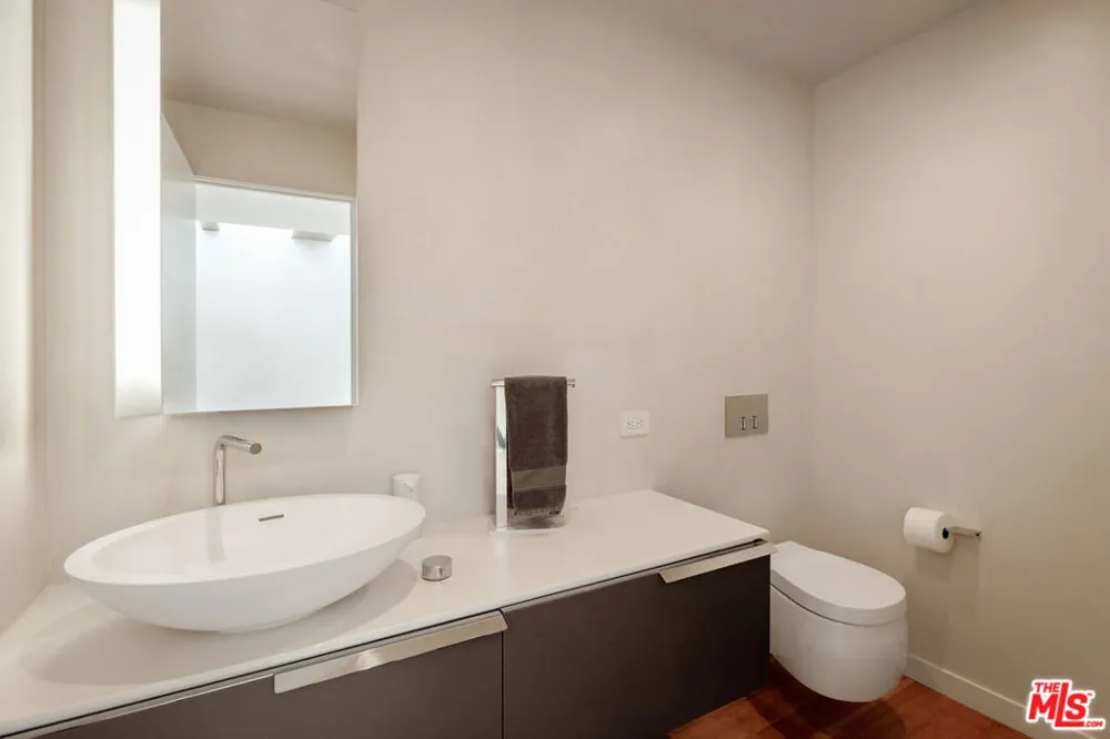 628 Penn Street El Segundo, CA 90245