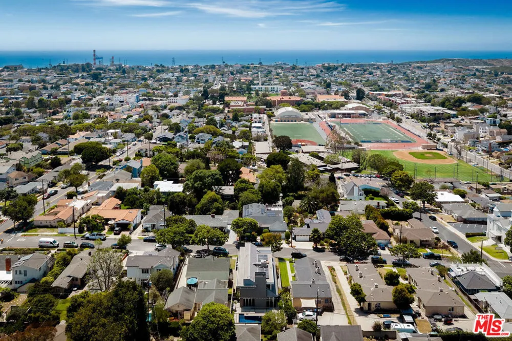 628 Penn Street El Segundo, CA 90245