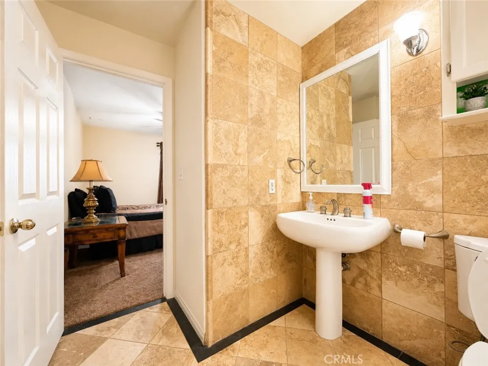 11410 Brookshire #212 Downey, CA 90241