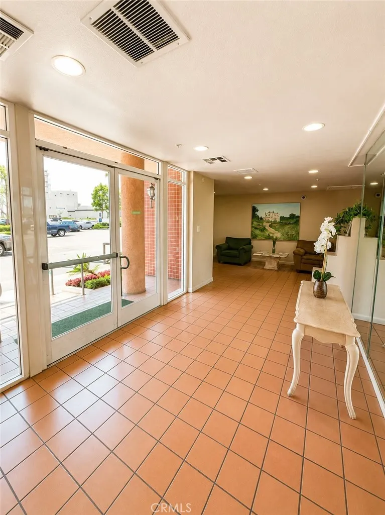 11410 Brookshire #212 Downey, CA 90241