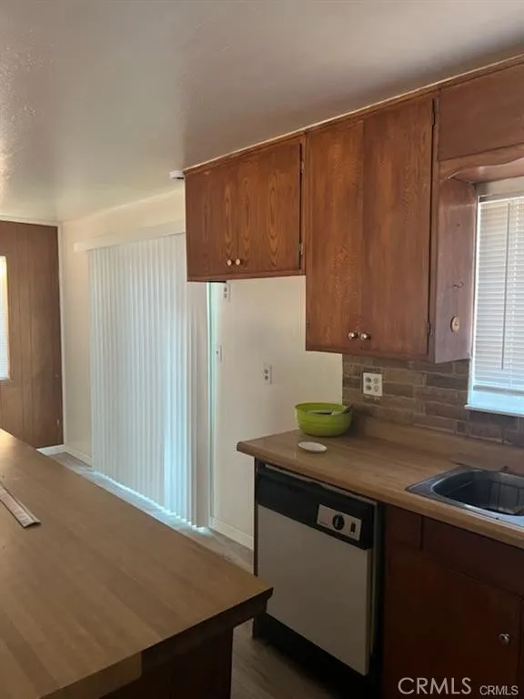 12951 1st Street Clearlake Oaks, CA 95423