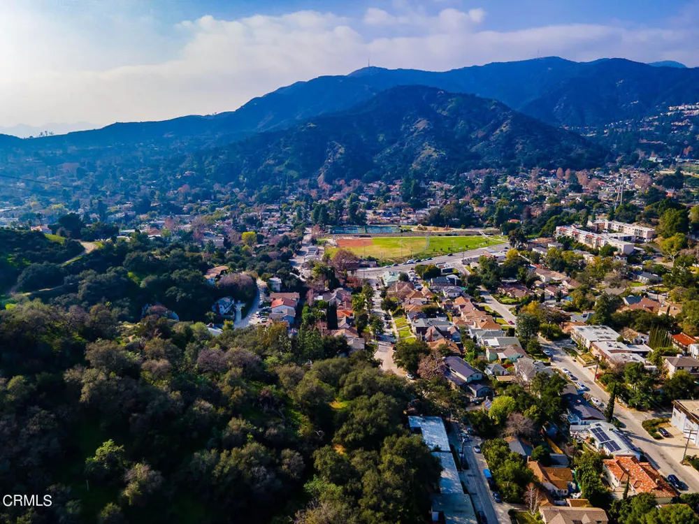 2 Vista Del Verde Drive Glendale, CA 91208
