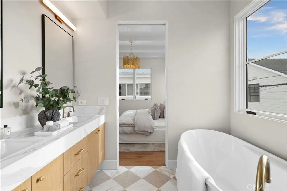 715 Poinsettia Avenue Corona del Mar, CA 92625
