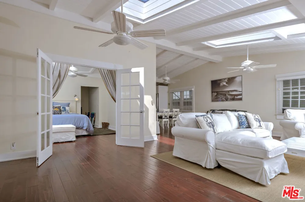 2323 Grand Canal Venice, CA 90291
