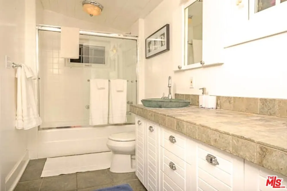 2323 Grand Canal Venice, CA 90291