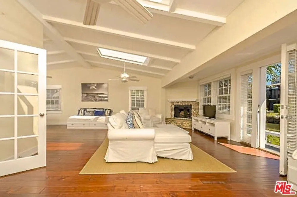2323 Grand Canal Venice, CA 90291