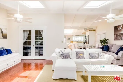 2323 Grand Canal