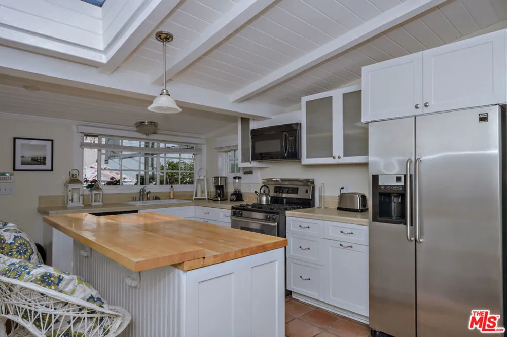 2323 Grand Canal Venice, CA 90291