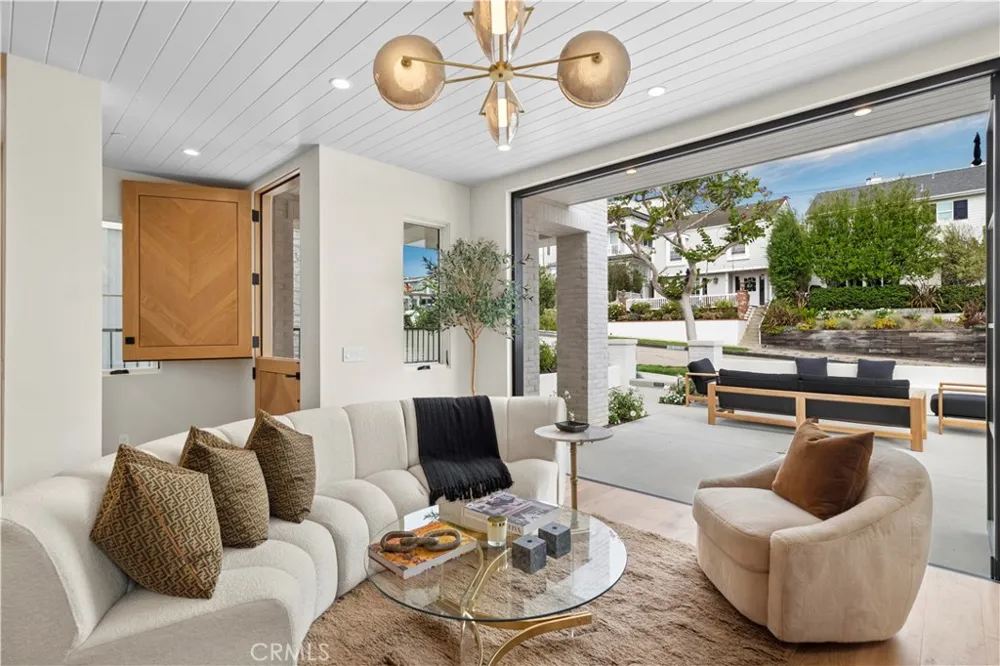 715 Poinsettia Corona del Mar, CA 92625