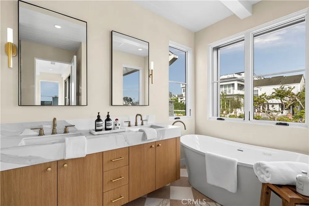 715 Poinsettia Corona del Mar, CA 92625