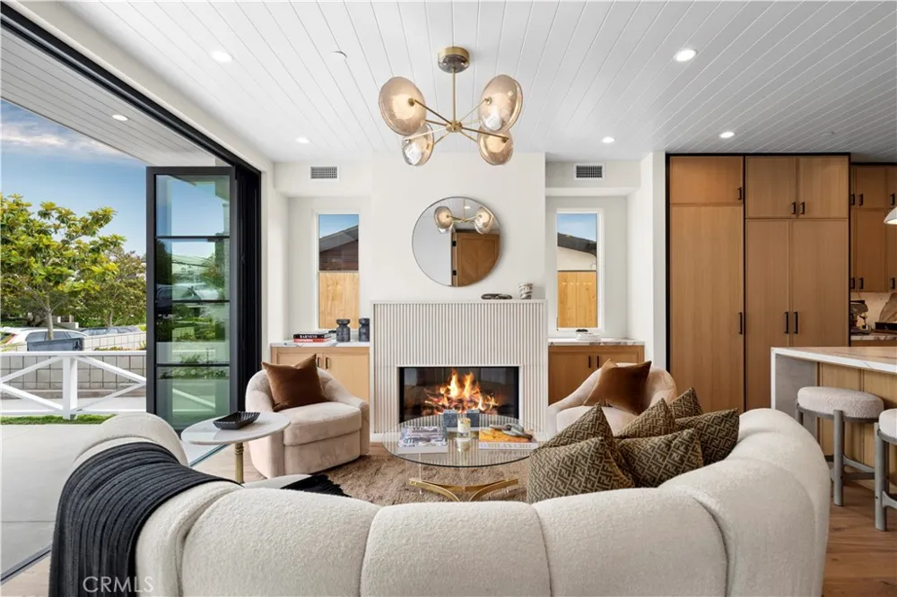715 Poinsettia Corona del Mar, CA 92625