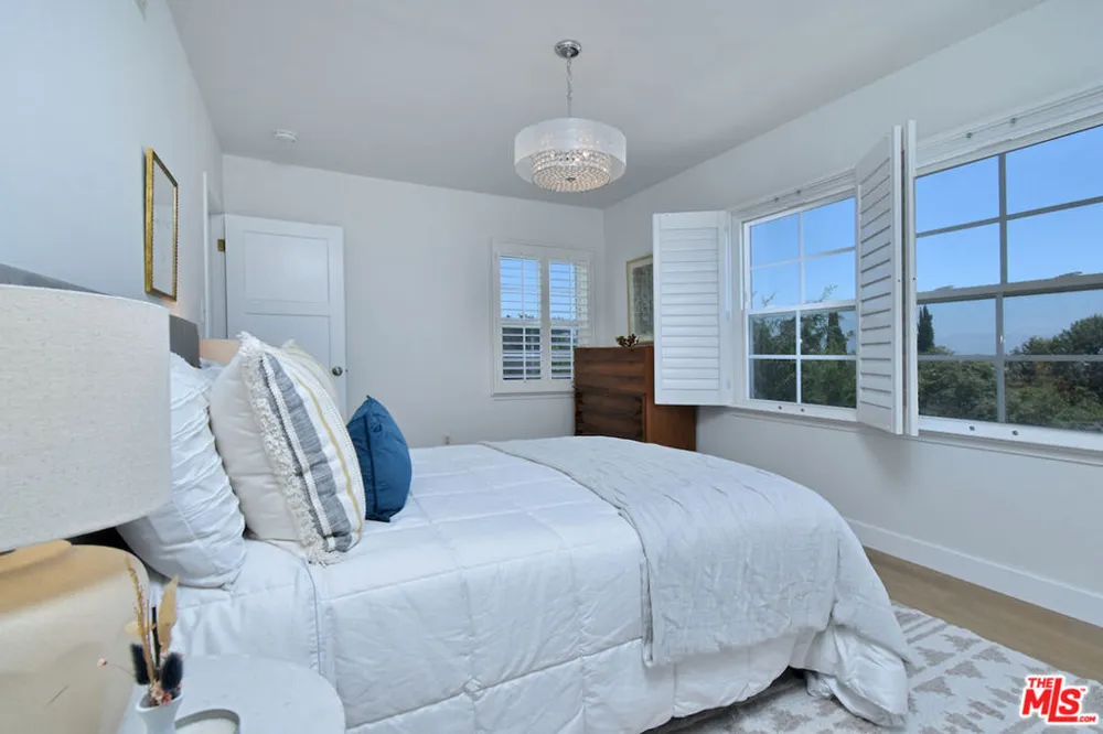 3753 Berry Drive Studio City, CA 91604