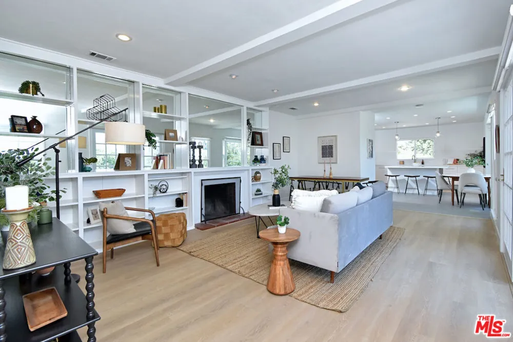 3753 Berry Drive Studio City, CA 91604
