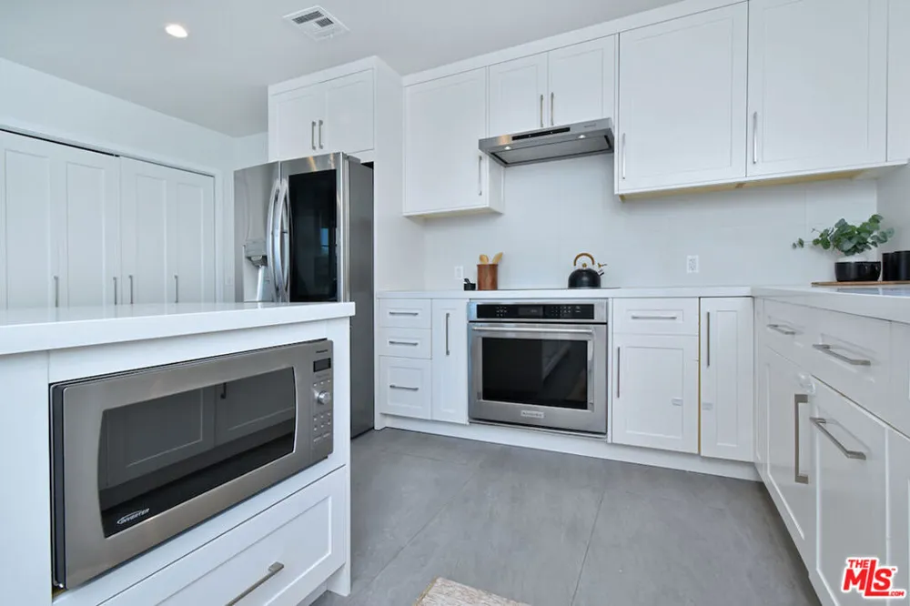 3753 Berry Drive Studio City, CA 91604