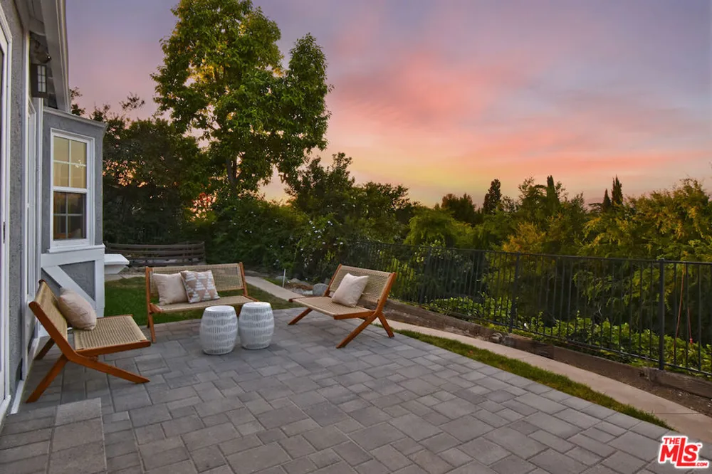 3753 Berry Drive Studio City, CA 91604
