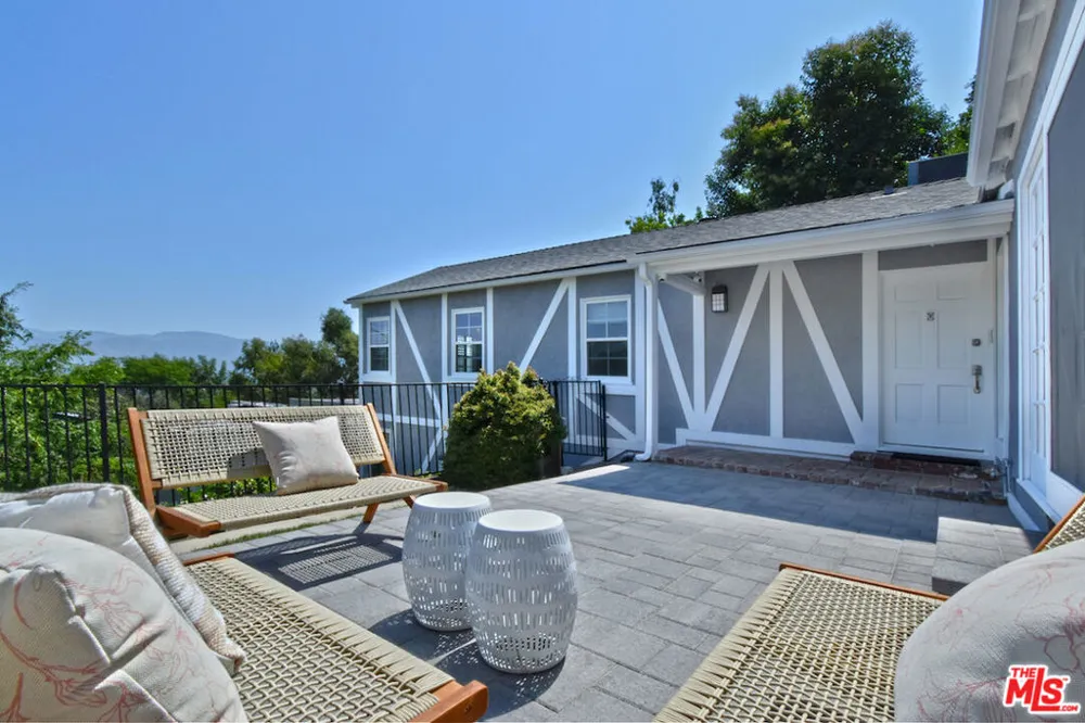 3753 Berry Drive Studio City, CA 91604