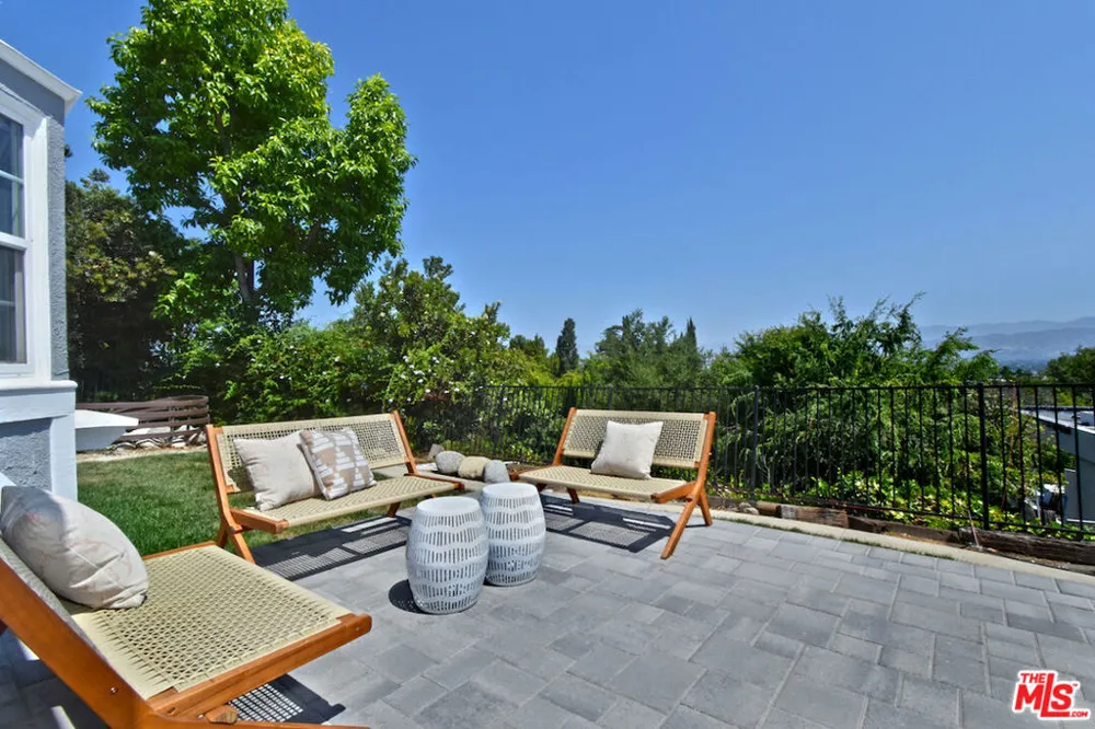 3753 Berry Drive Studio City, CA 91604