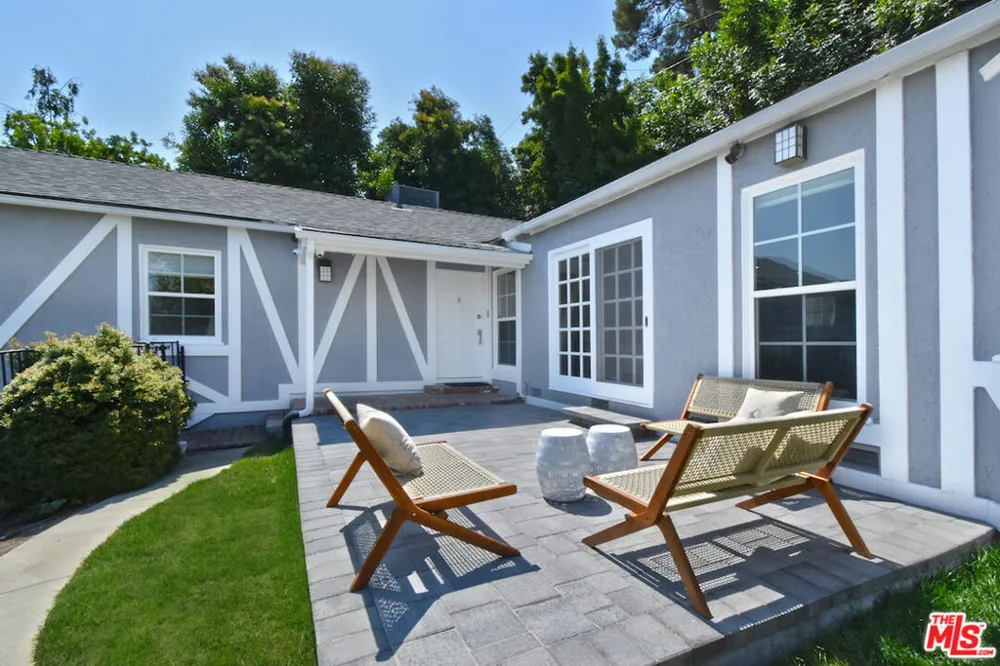 3753 Berry Drive Studio City, CA 91604
