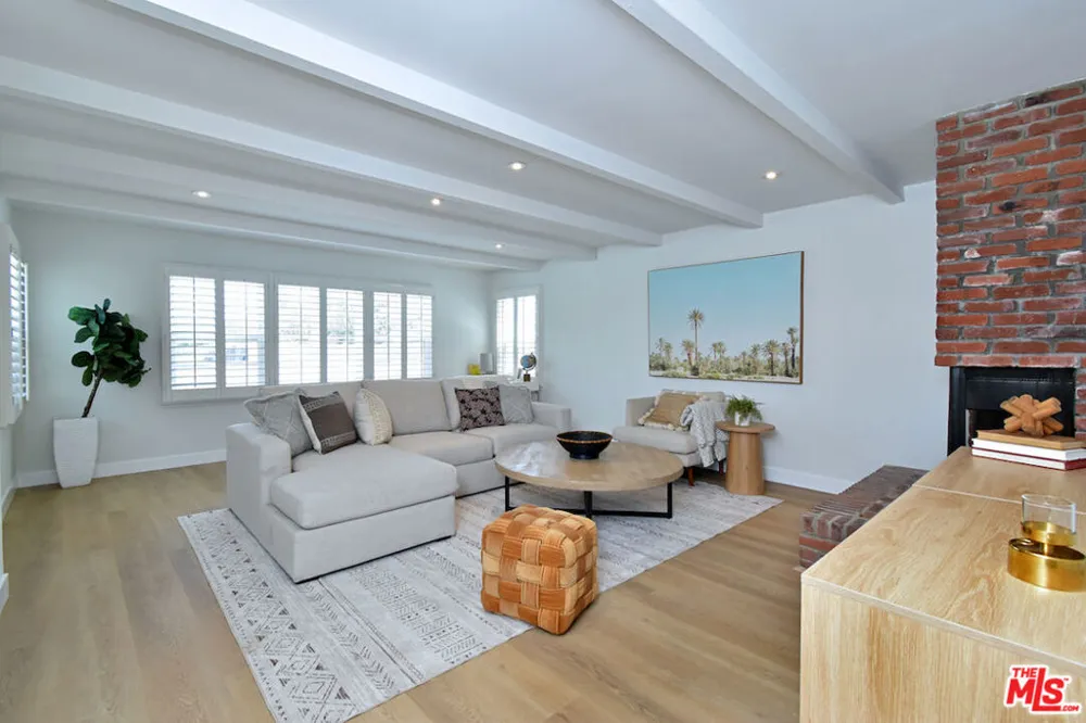 3753 Berry Drive Studio City, CA 91604