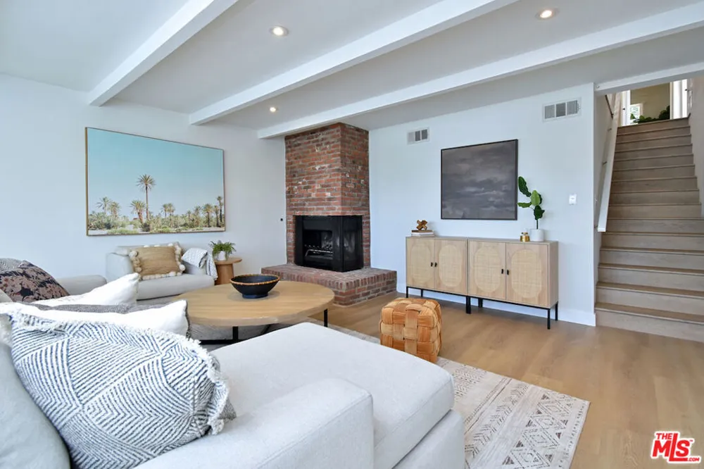3753 Berry Drive Studio City, CA 91604