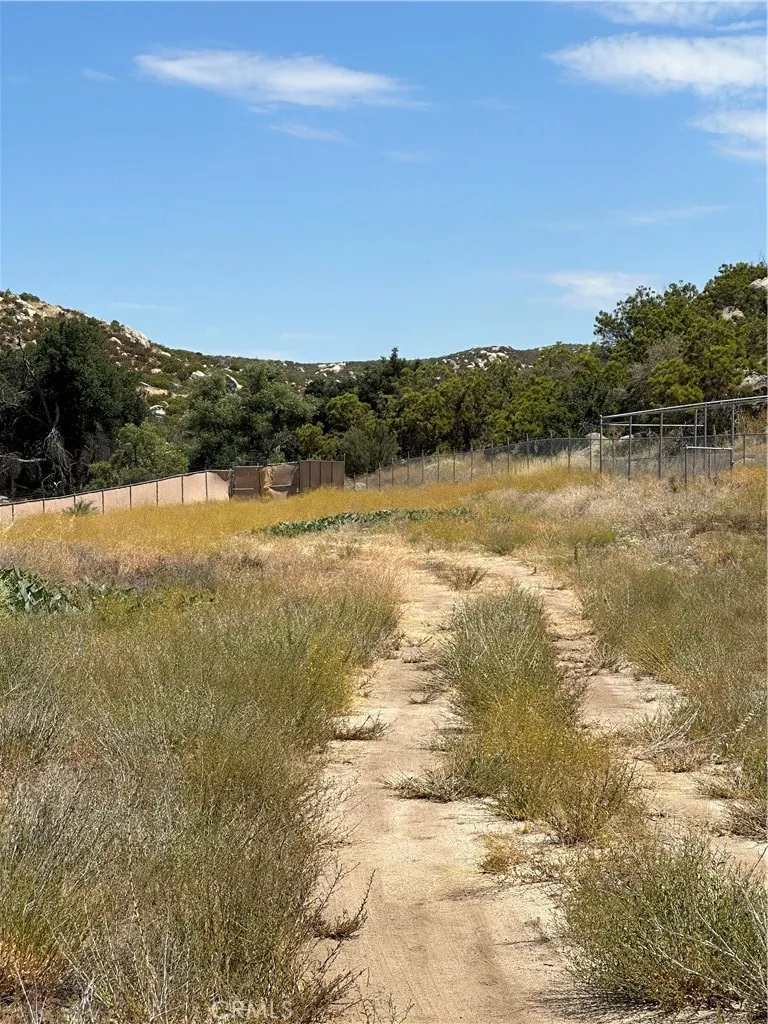 38700 Thomas Road Hemet, CA 92544