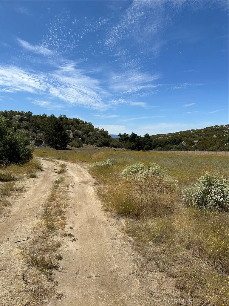 38700 Thomas Road Hemet, CA 92544