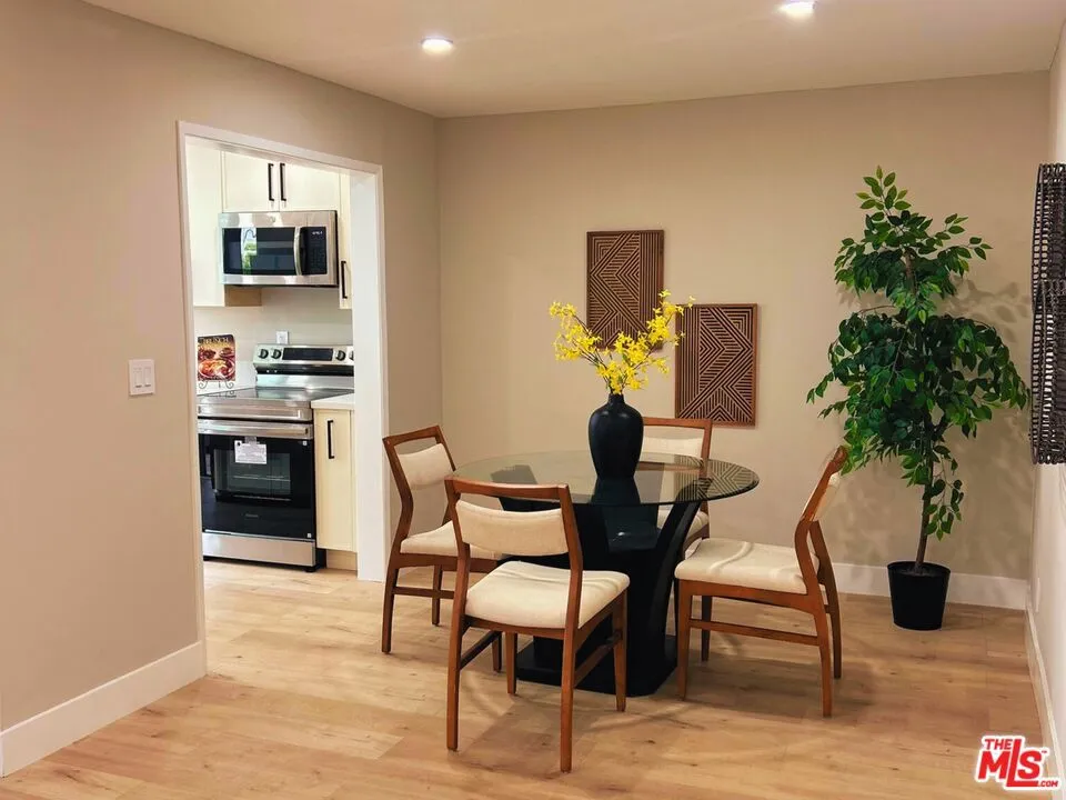 8701 Delgany Avenue #105 Playa del Rey, CA 90293