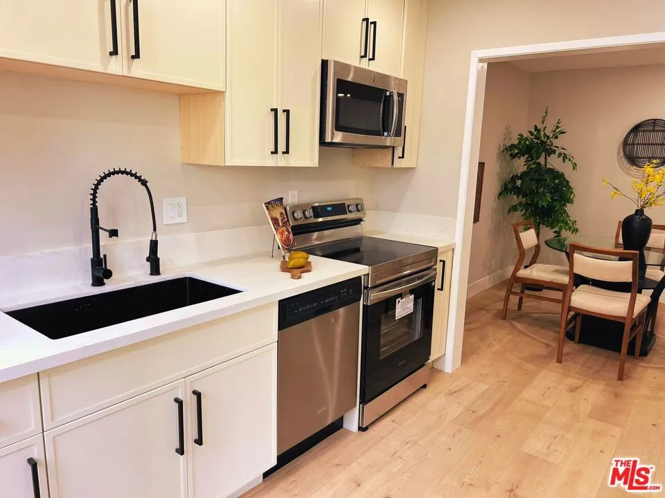 8701 Delgany Avenue #105 Playa del Rey, CA 90293