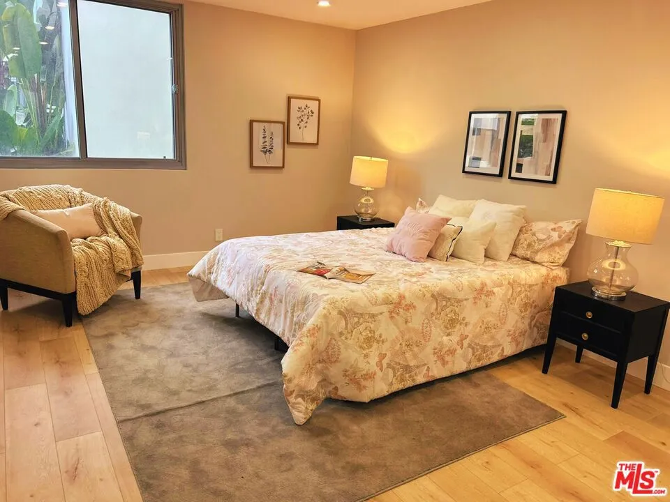 8701 Delgany Avenue #105 Playa del Rey, CA 90293