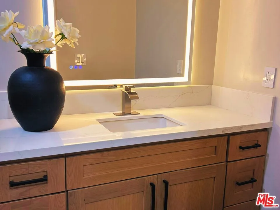 8701 Delgany Avenue #105 Playa del Rey, CA 90293