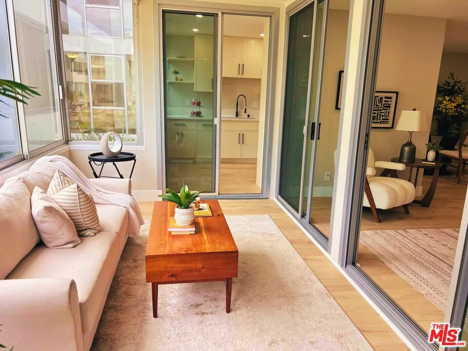8701 Delgany Avenue #105 Playa del Rey, CA 90293